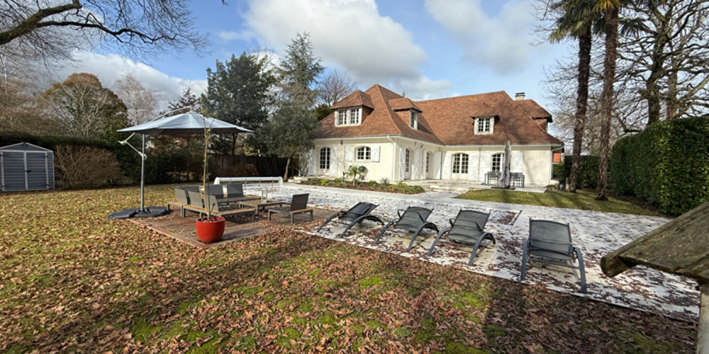 maison à LONS (64140)