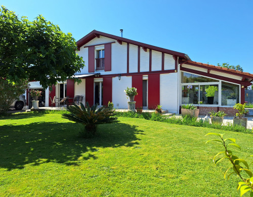 maison  URCUIT
