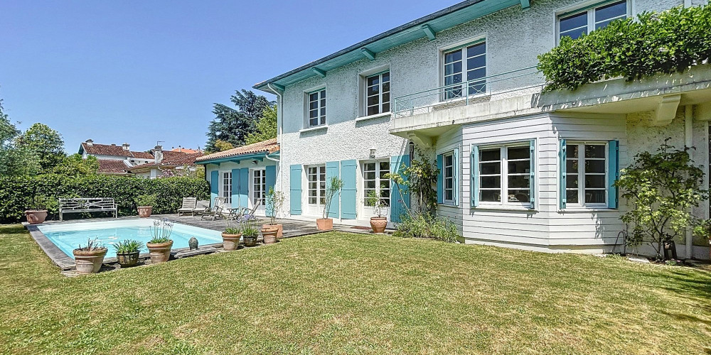 maison à PAU (64000)