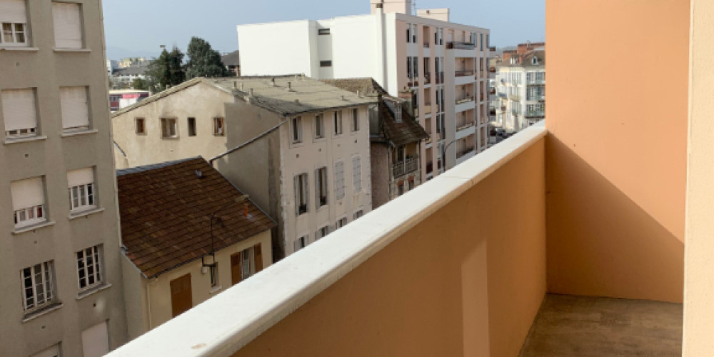appartement à PAU (64000)