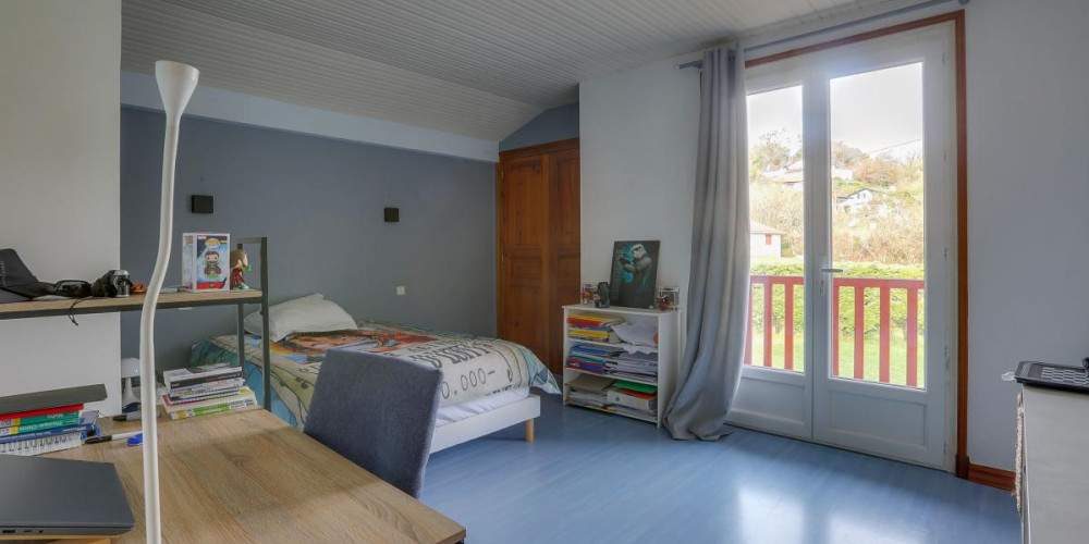 maison à ST PEE SUR NIVELLE (64310)
