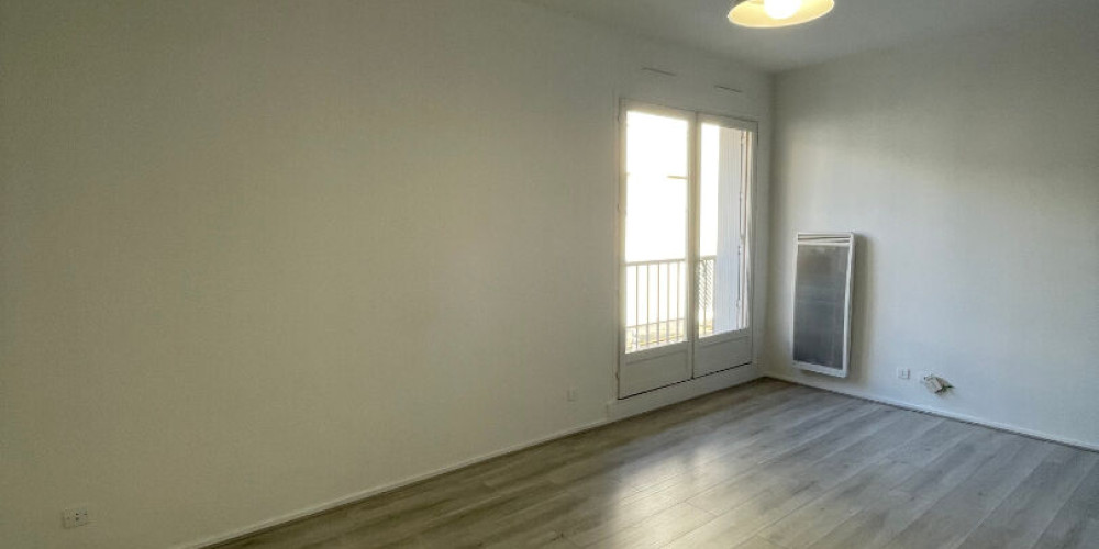 appartement à PAU (64000)