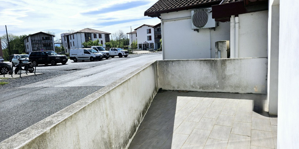 local commercial à USTARITZ (64480)