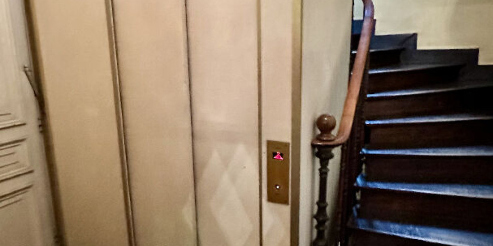 local commercial à PAU (64000)