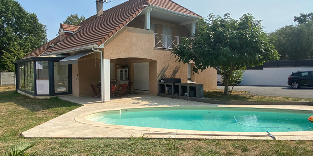 maison à LONS (64140)