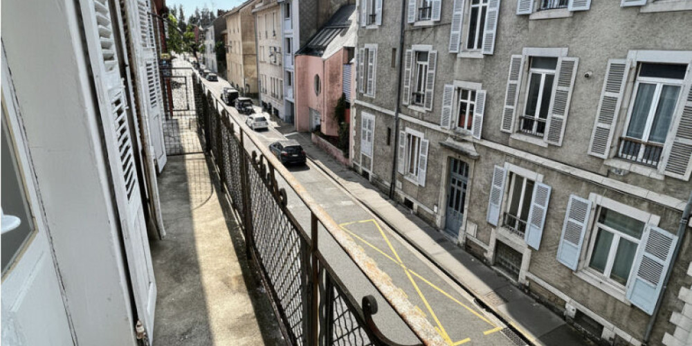 appartement à PAU (64000)