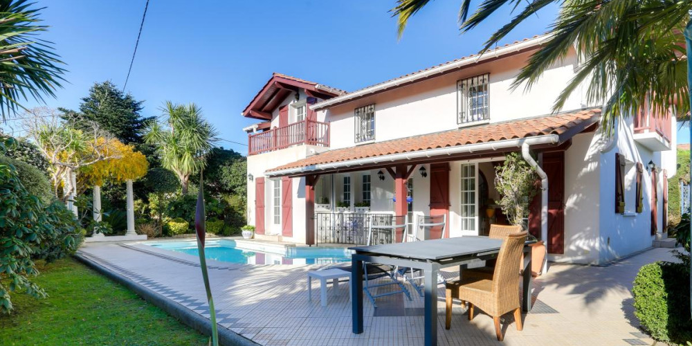 maison à ST PEE SUR NIVELLE (64310)