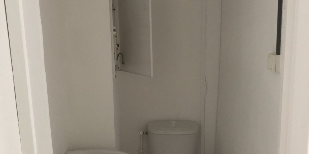 local commercial à PAU (64000)