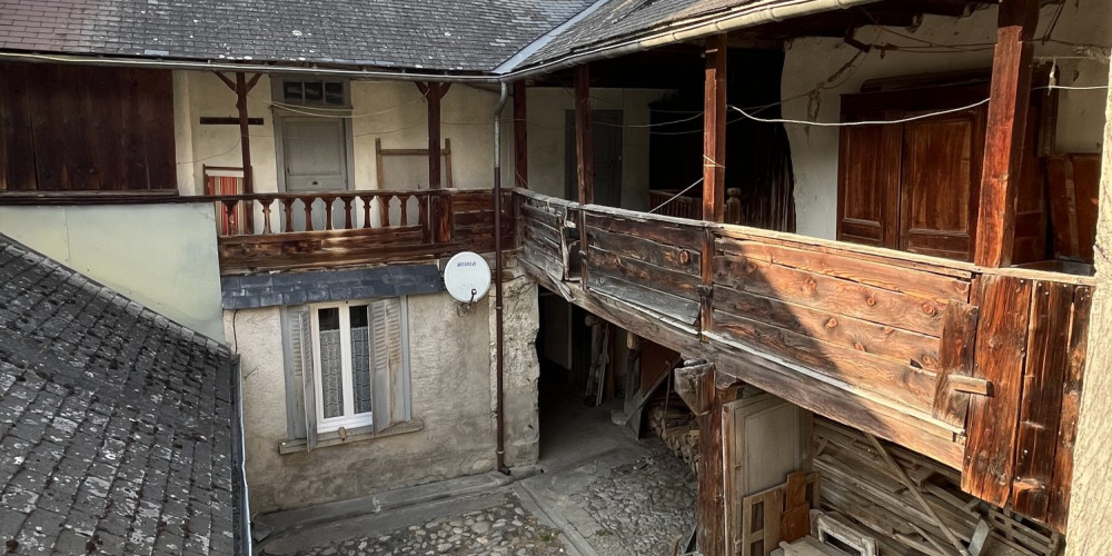 maison à CAMPAN (65710)