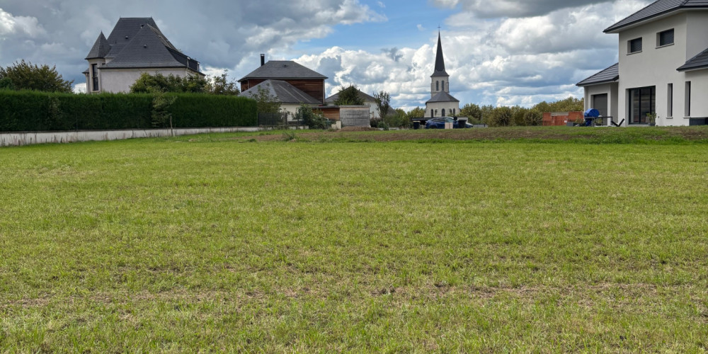 terrain à NAY (64800)