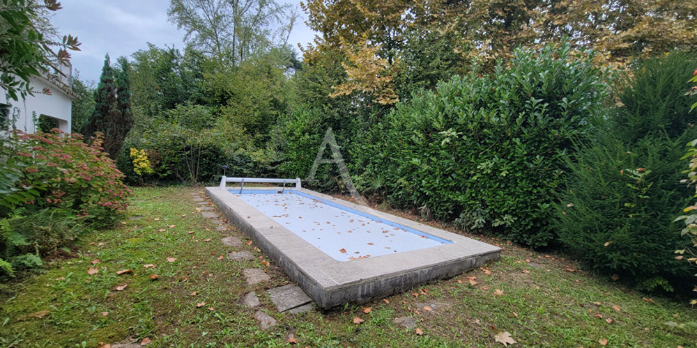 maison à PAU (64000)