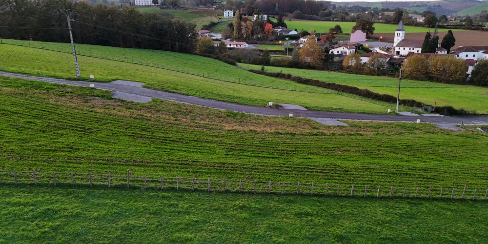 terrain à ST PALAIS (64120)