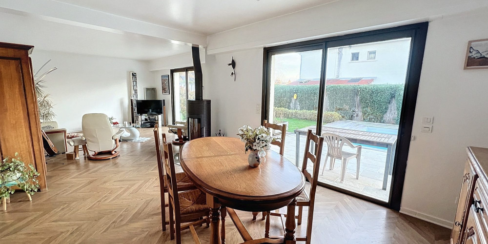 maison à PAU (64000)