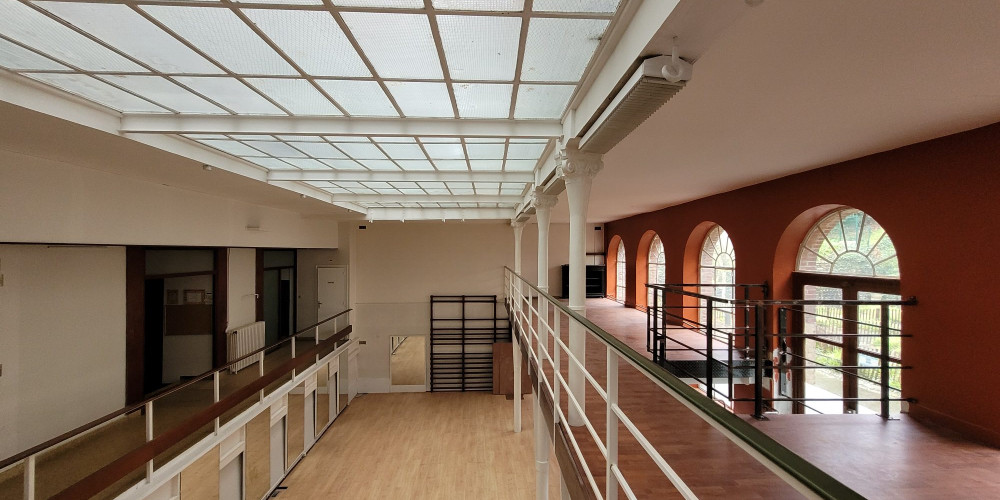 local commercial à PAU (64000)