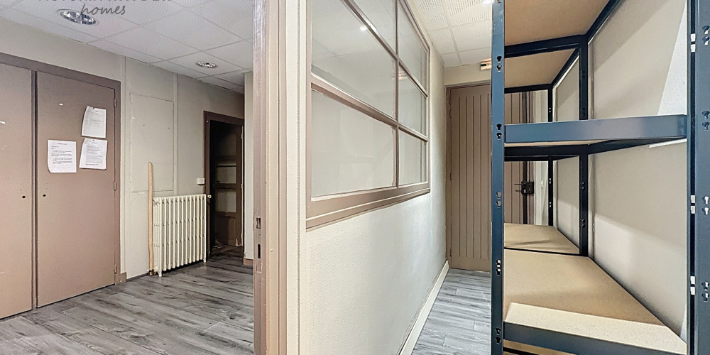 local commercial à PAU (64000)