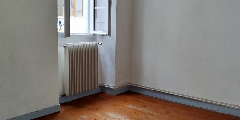 appartement à BAGNERES DE BIGORRE (65200)