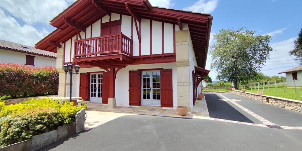 maison à ST PEE SUR NIVELLE (64310)