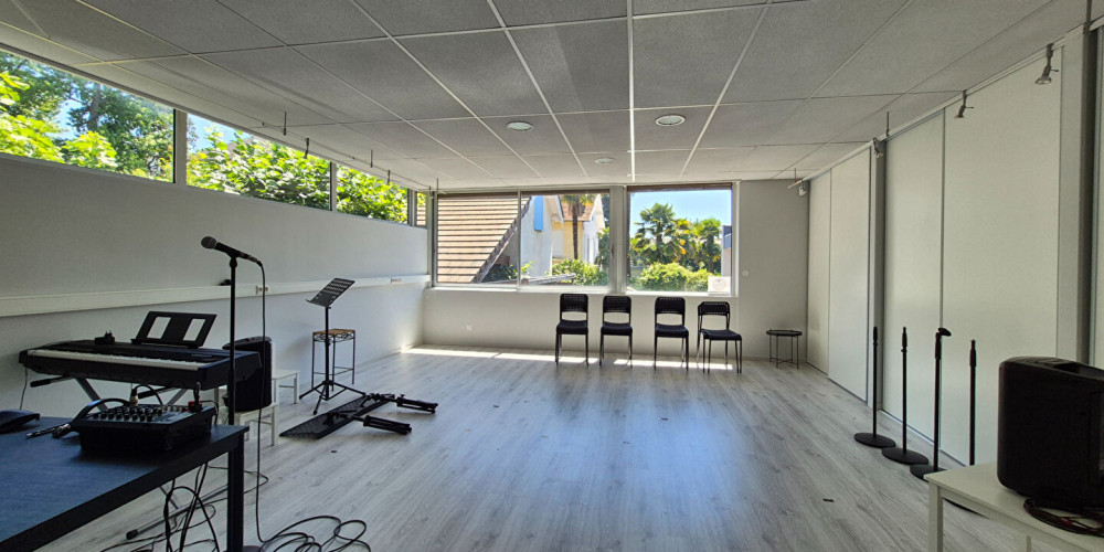 local industriel à BILLERE (64140)