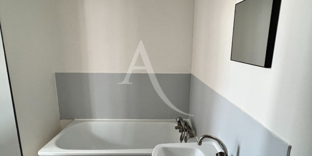 appartement à PAU (64000)