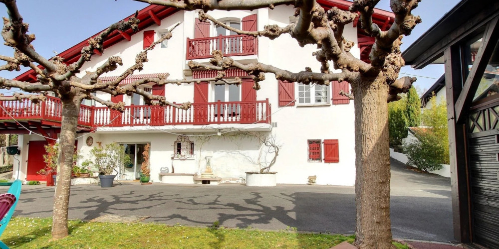 maison à USTARITZ (64480)