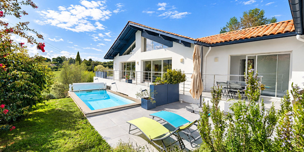 maison à URRUGNE (64122)