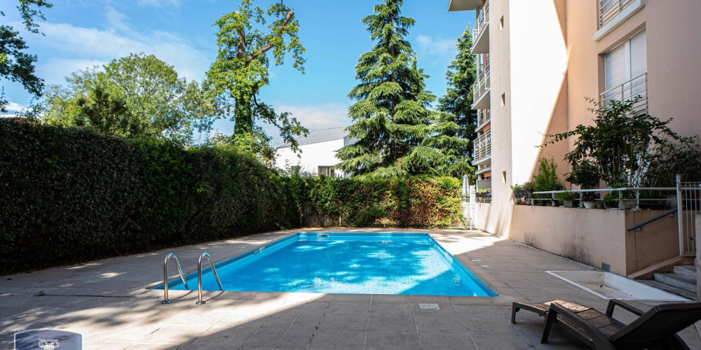 appartement à PAU (64000)