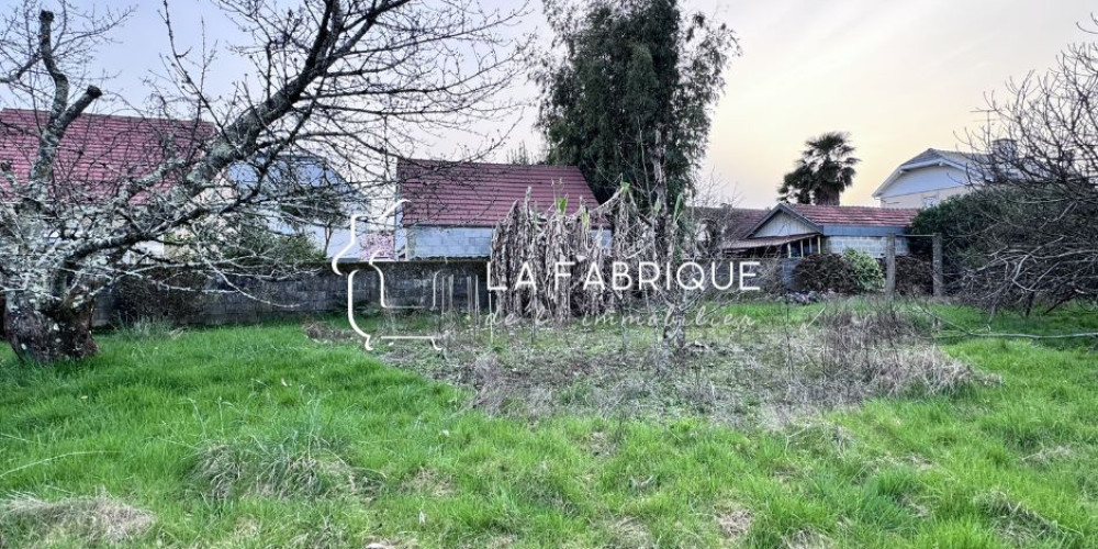terrain à PAU (64000)
