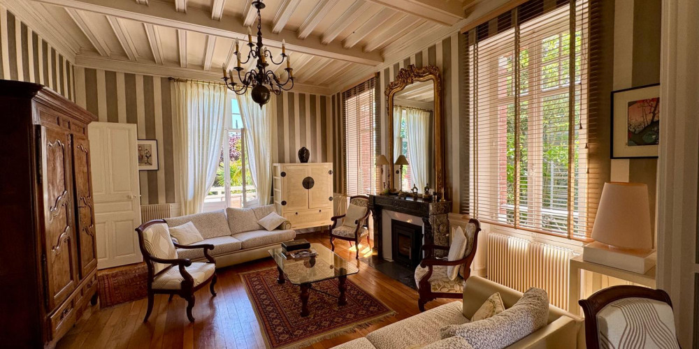 maison à PAU (64000)