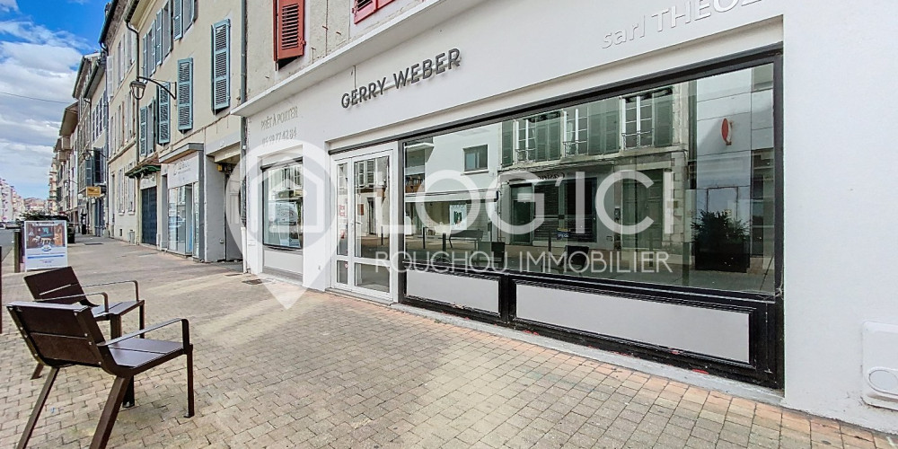 local commercial à PAU (64000)