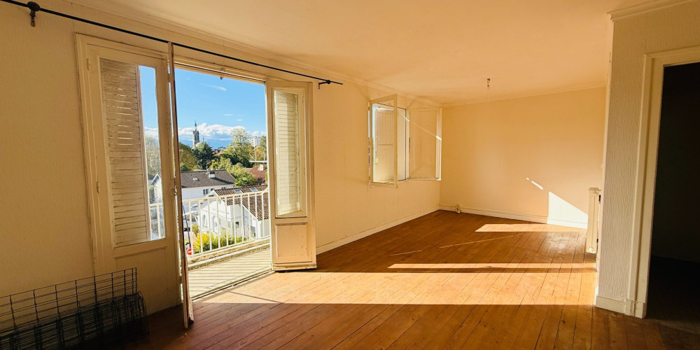 appartement à PAU (64000)