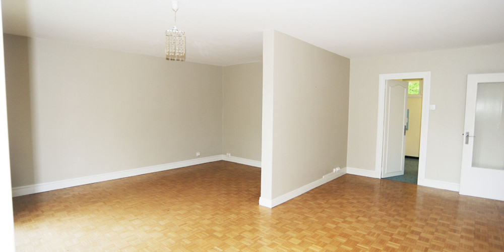 appartement à PAU (64000)