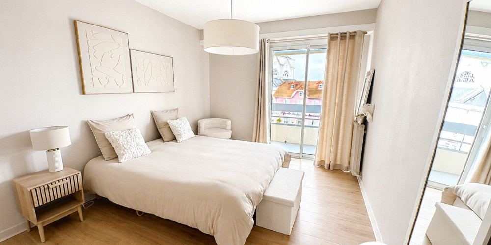 appartement à PAU (64000)