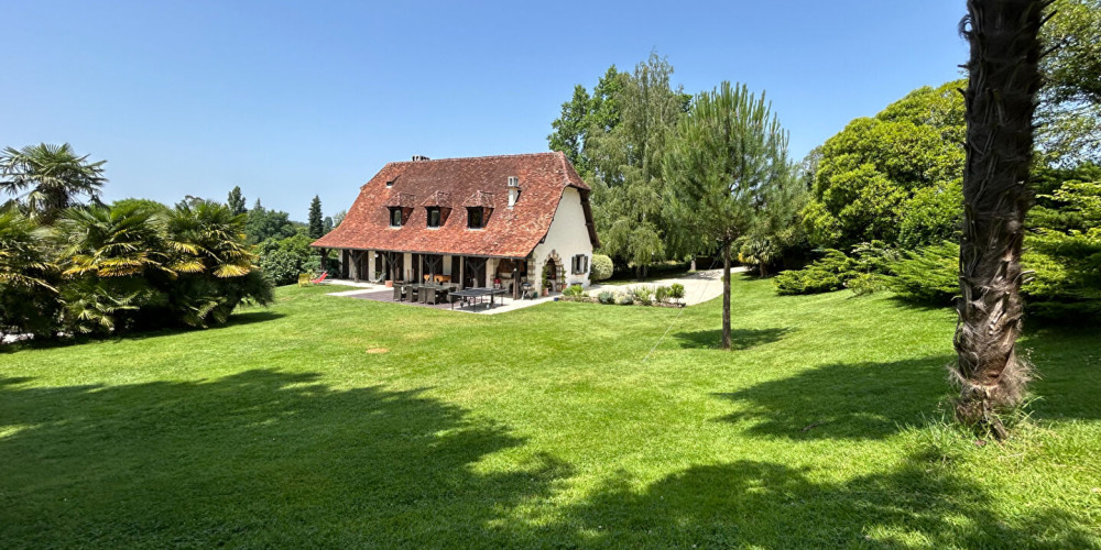 maison à PAU (64000)