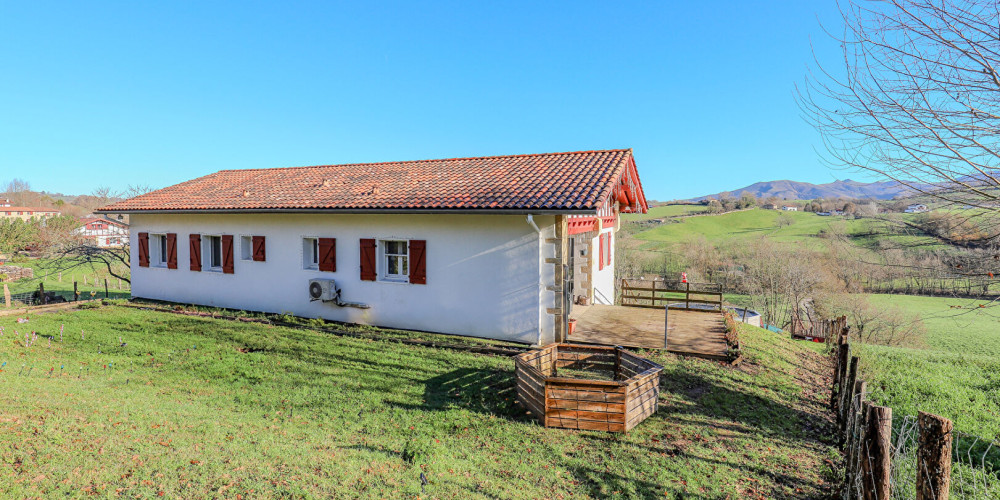 maison à SARE (64310)