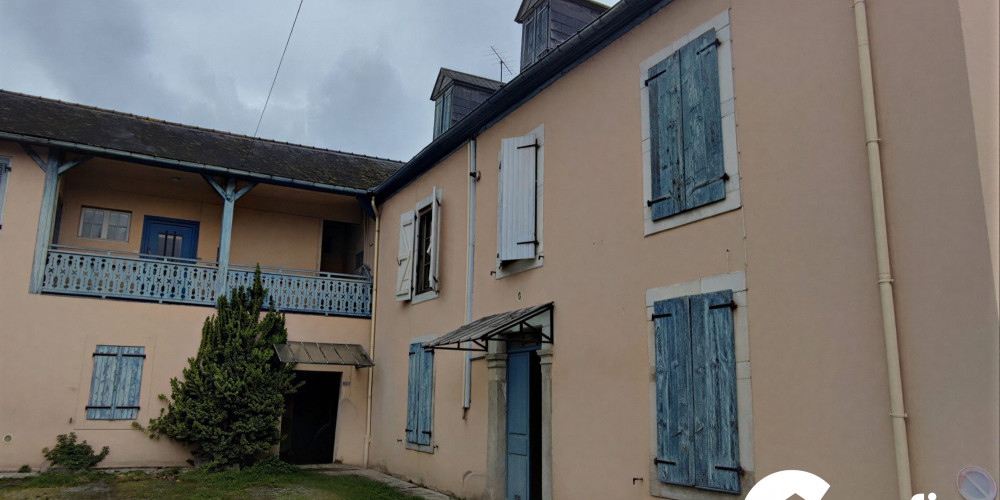 immeuble à GAN (64290)