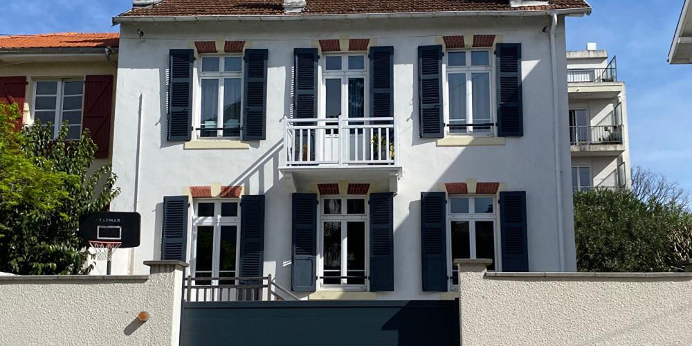 maison à PAU (64000)