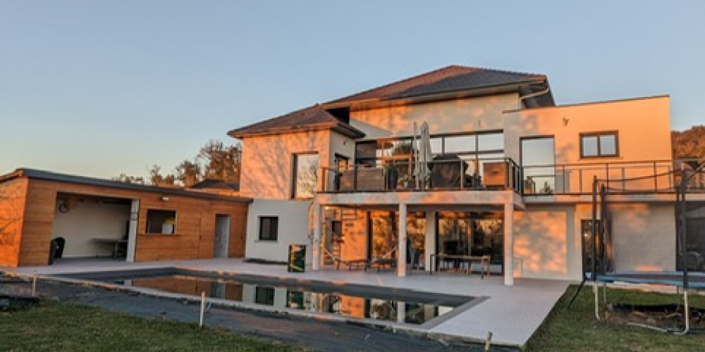 maison à PAU (64000)