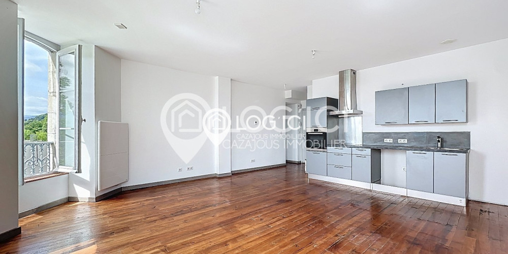 appartement à NAY (64800)