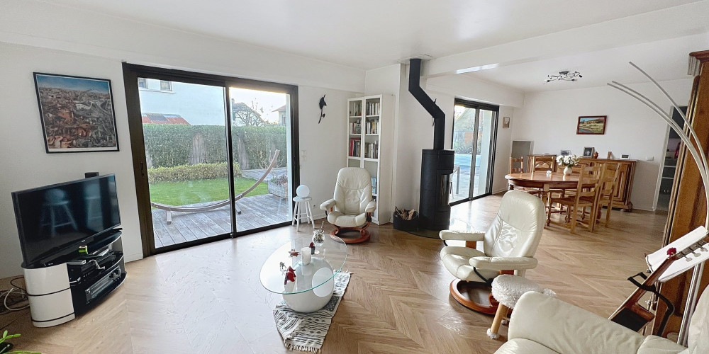 maison à PAU (64000)