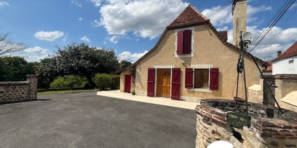 maison à THEZE (64450)