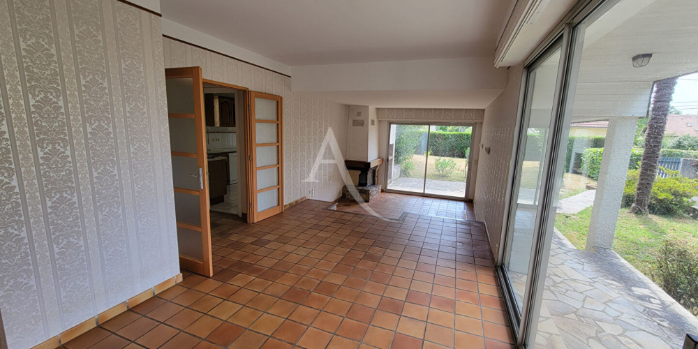 maison à PAU (64000)