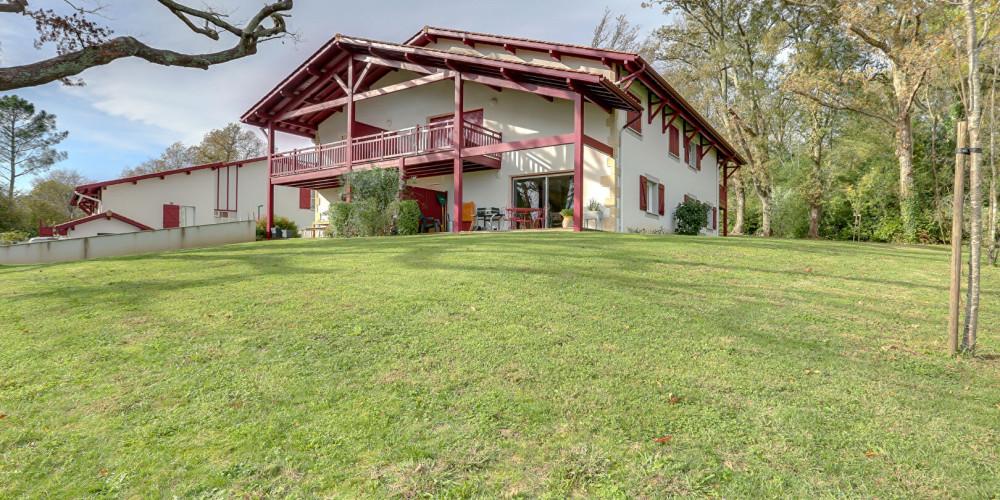 appartement à BASSUSSARRY (64200)