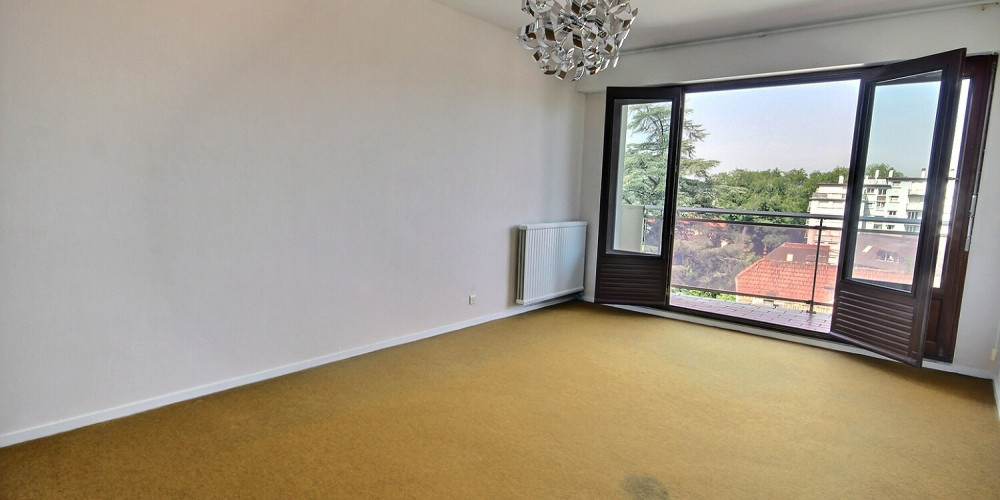 appartement à PAU (64000)