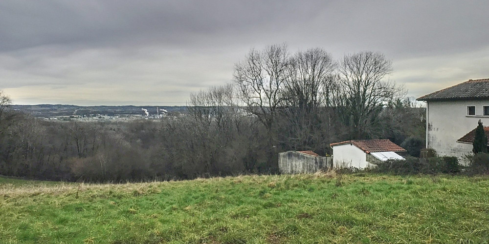 terrain à LAGOR (64150)