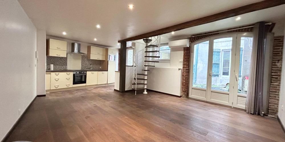 maison à PAU (64000)