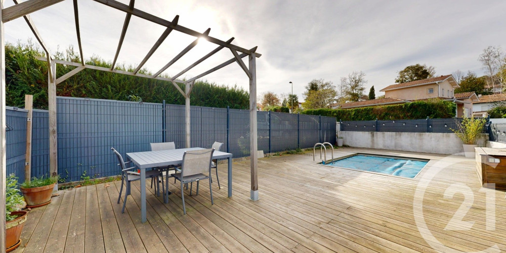 appartement à BASSUSSARRY (64200)