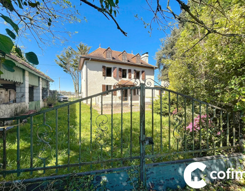 maison  THEZE