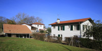 maison à LARRESSORE (64480)