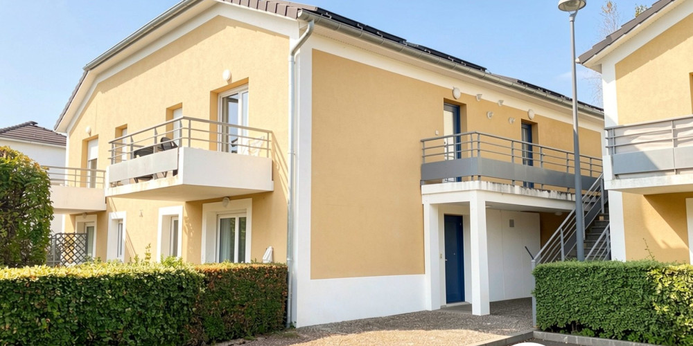 appartement à NAY (64800)