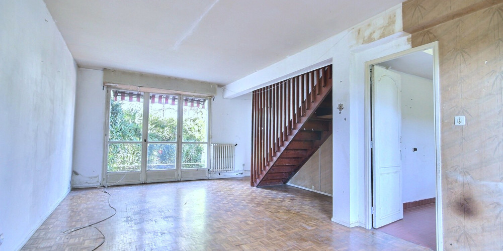 maison à PAU (64000)